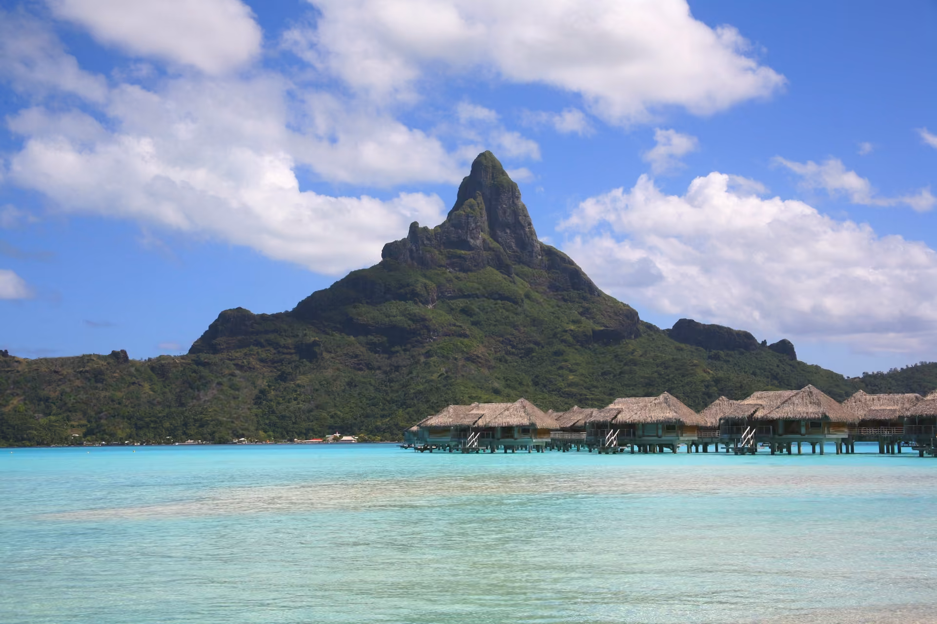 Bora Bora skyline