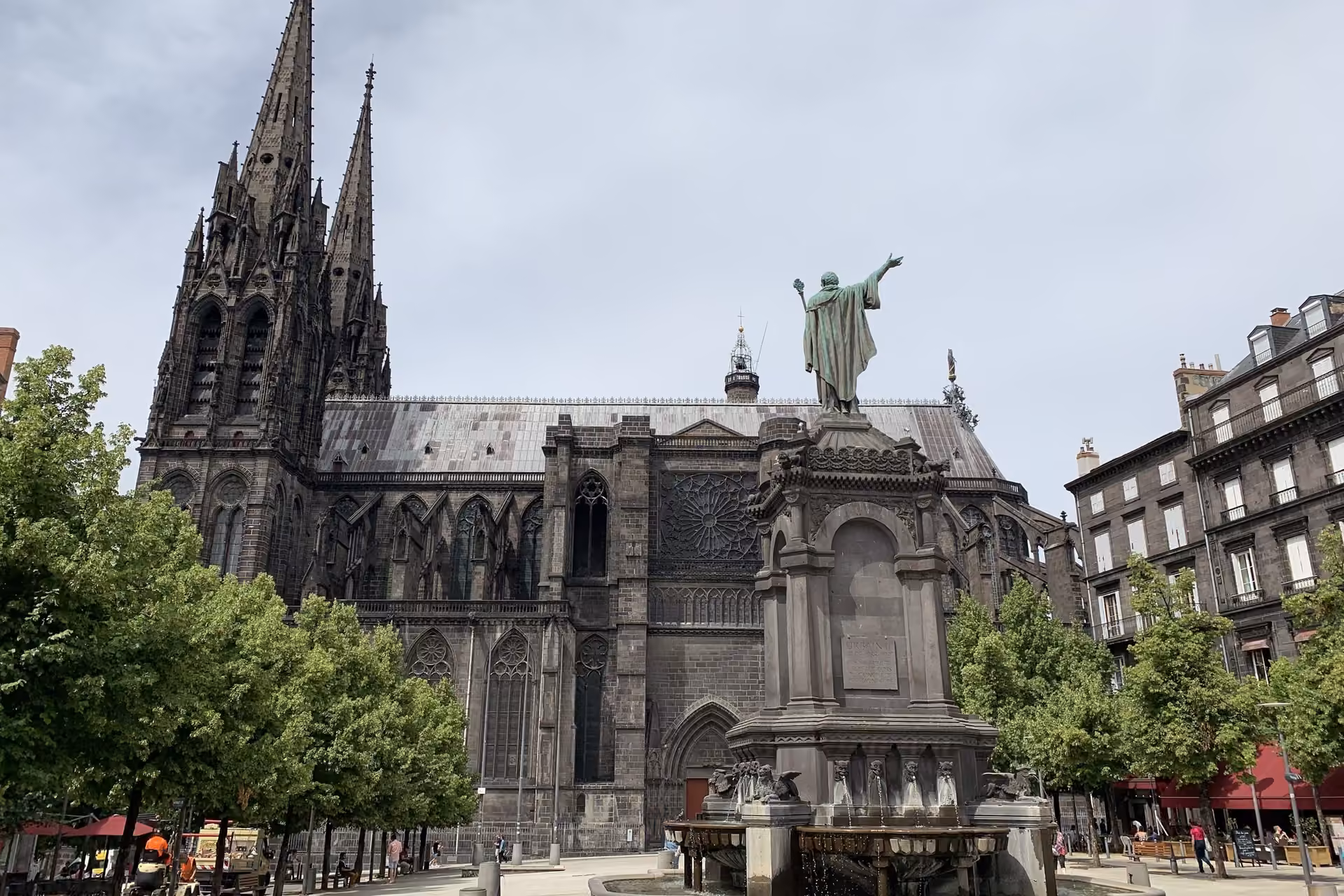 Clermont Ferrand skyline