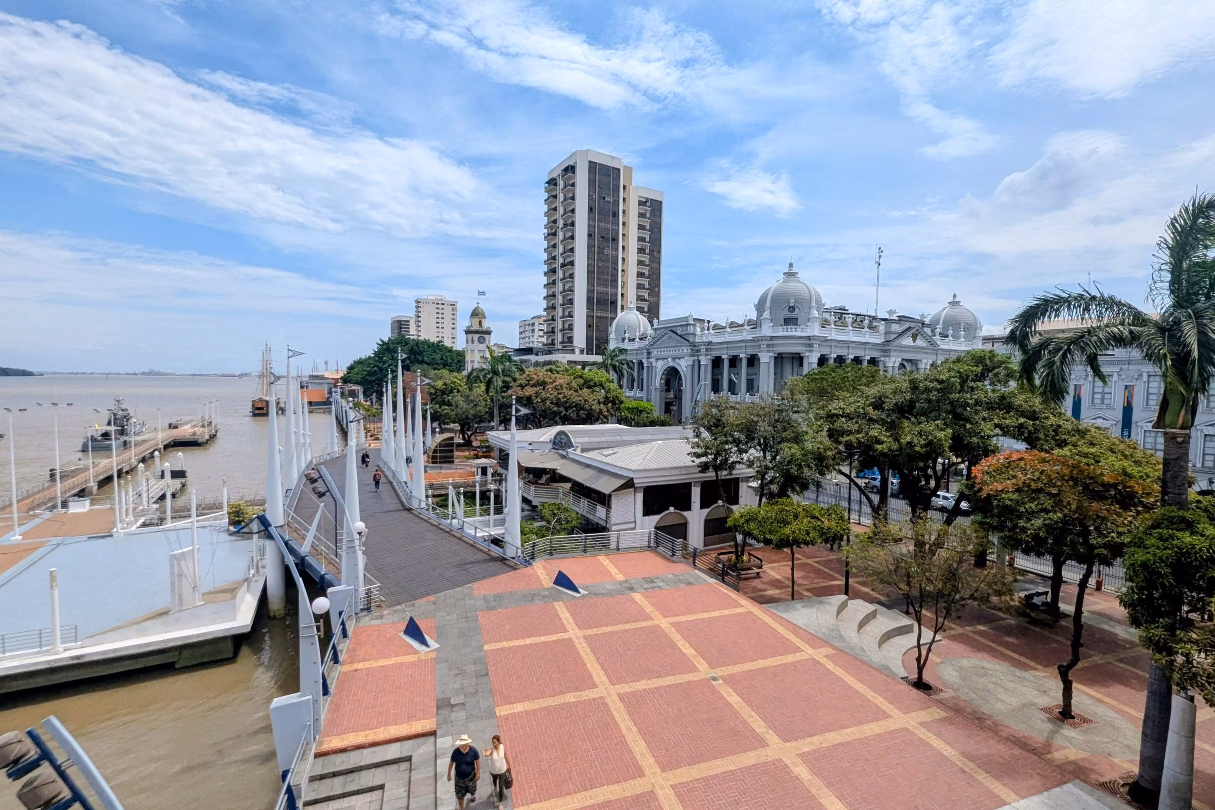 Guayaquil skyline
