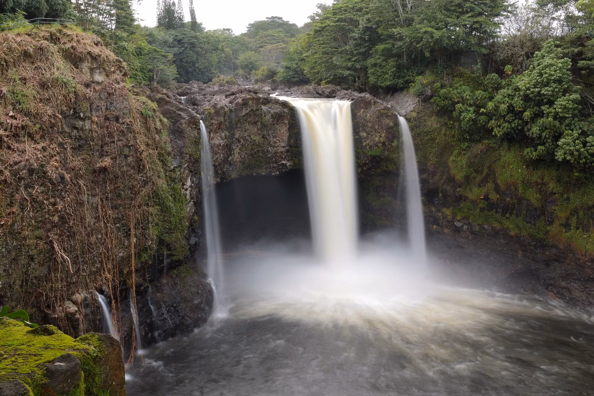 Hilo skyline