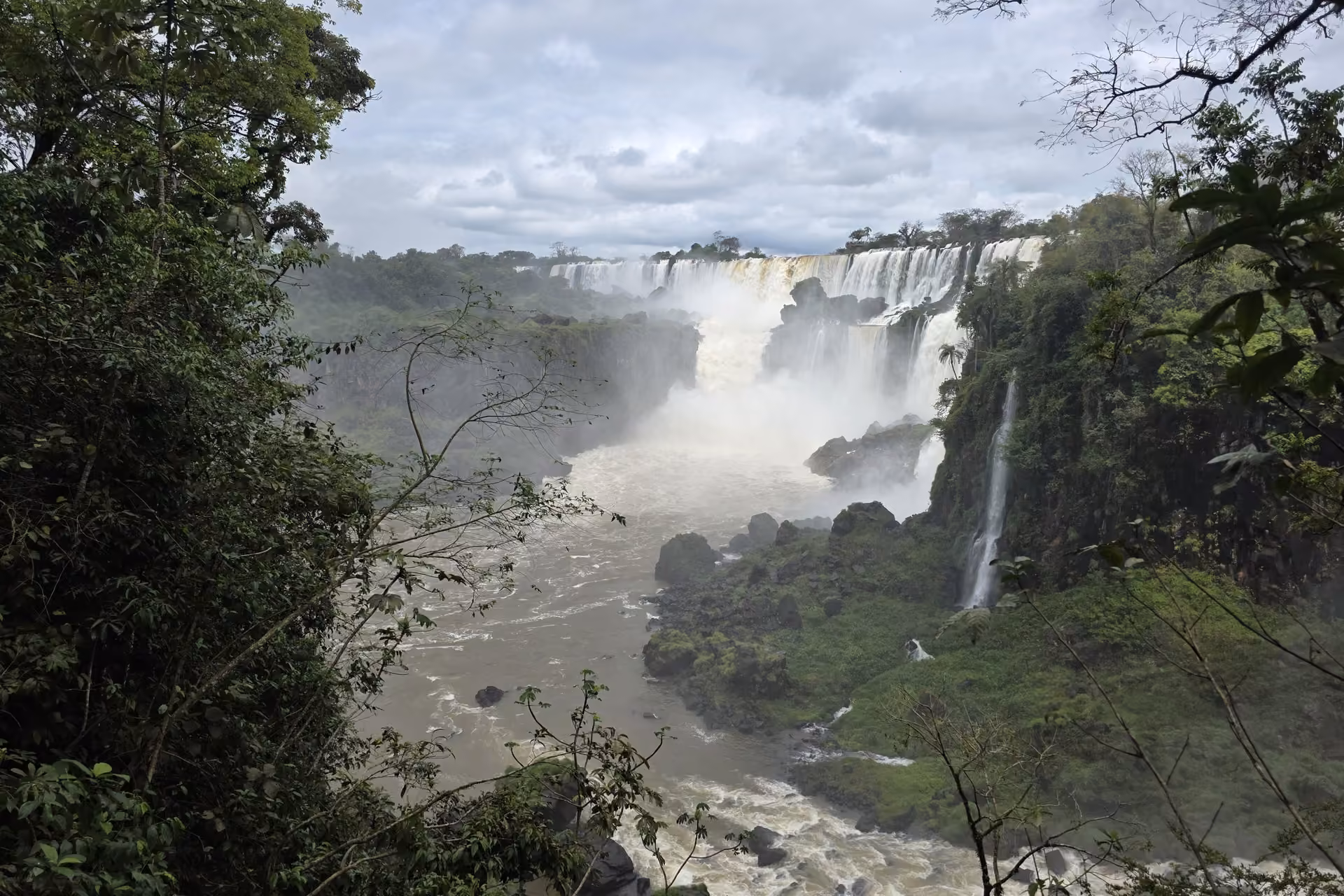 Iguazu skyline