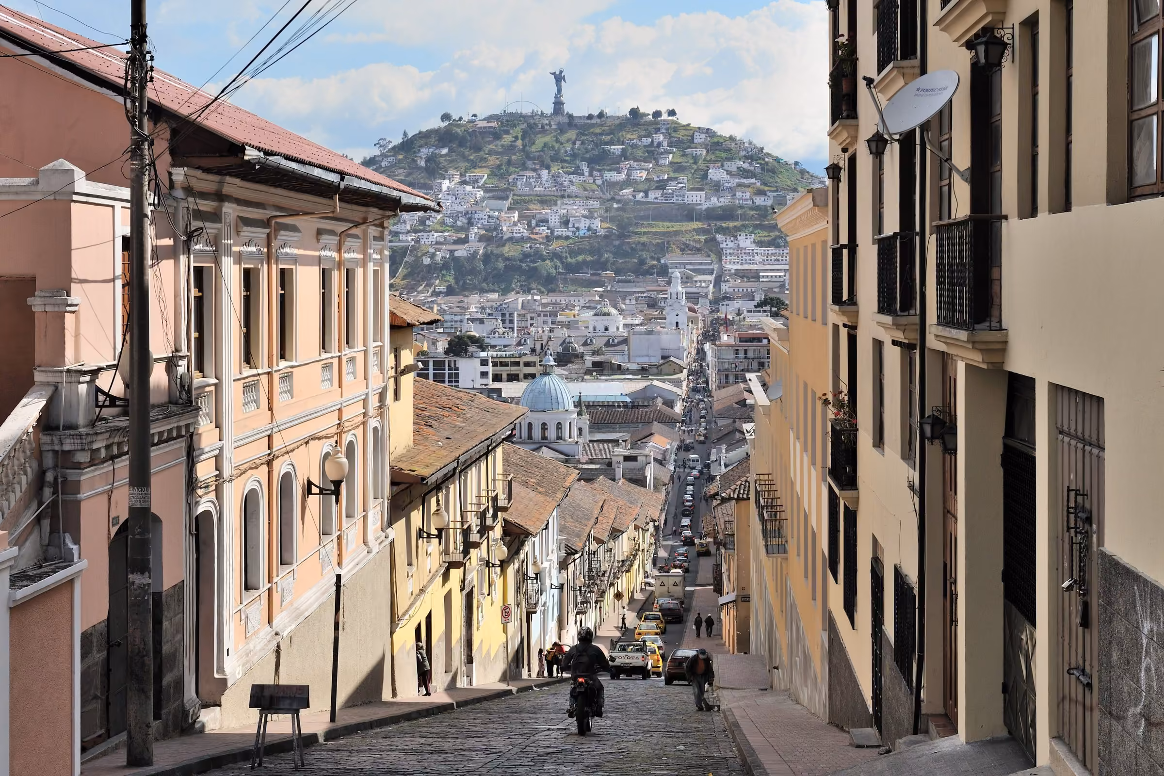 Quito skyline