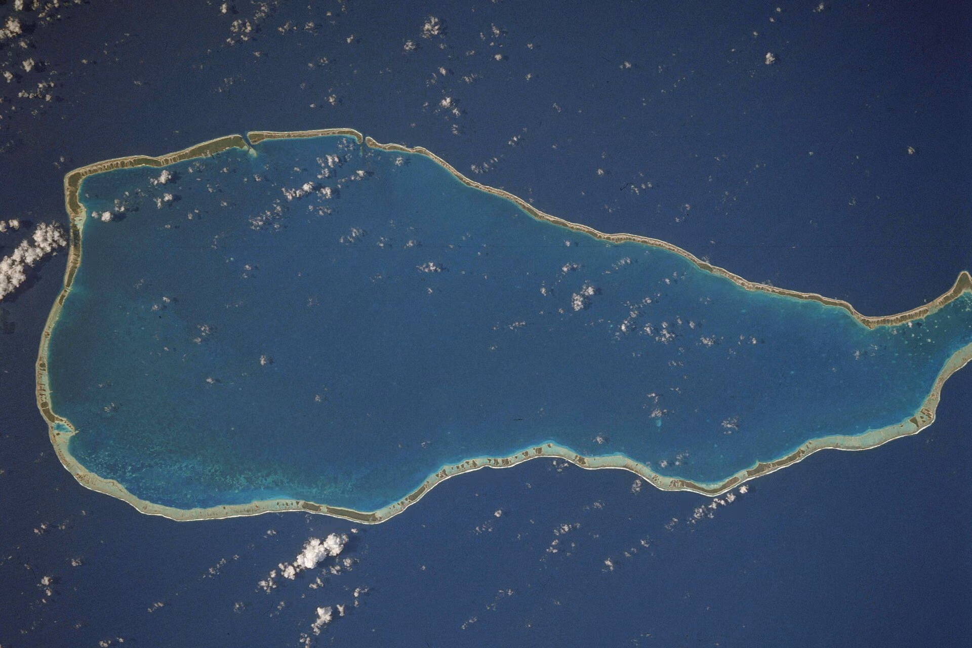 Rangiroa skyline