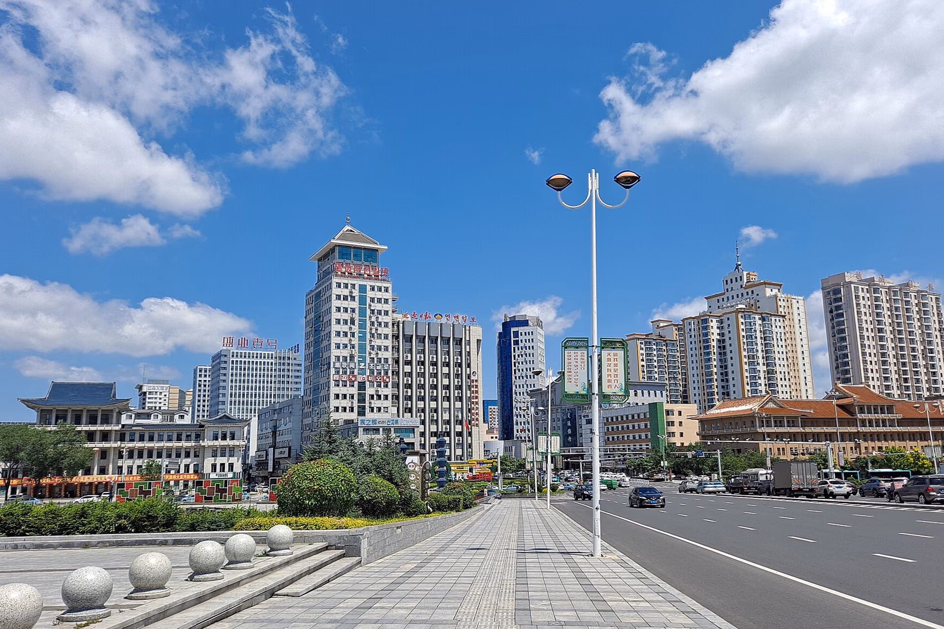 Yanji skyline